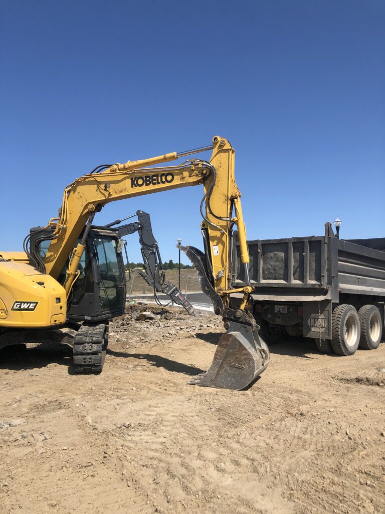 Gradewerks, Boulder Ridge Project - Excavator and truck